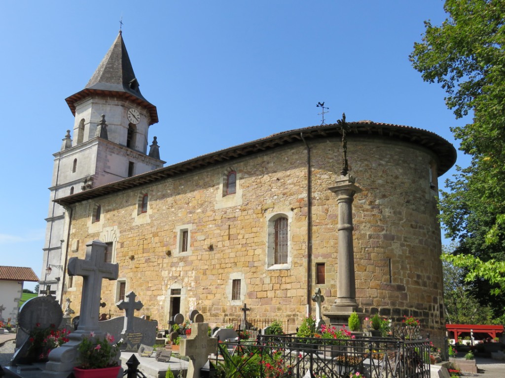 Ainhoa : l'église et son cimetière