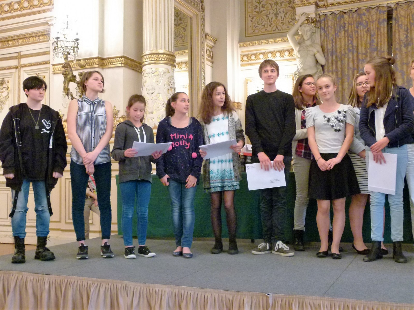 Prix d'expression française : des élèves de collège récompensés